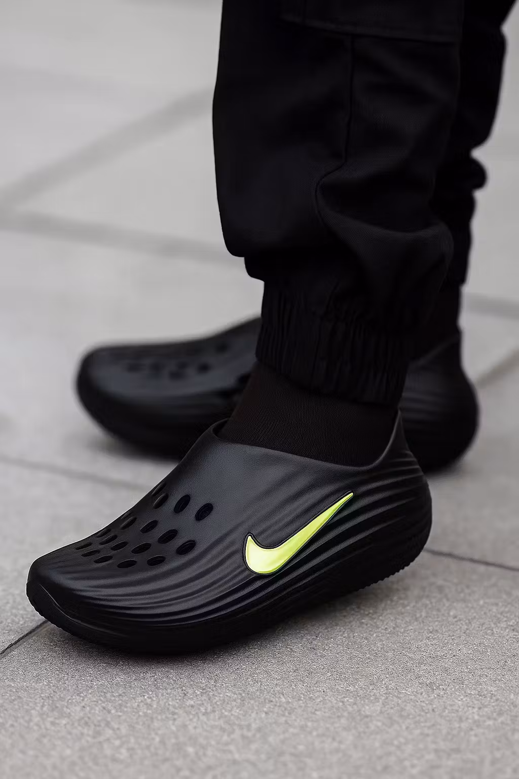 Nike ReactX Rejuven8 'Black Volt' HV5060-003 Nike ReactX Rejuven8 'Black Volt' HV5060-003